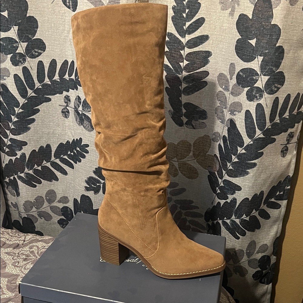 Universal Thread Brown Suede Heeled Boots